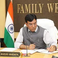 तेजस्वी यादव और मनसुख मंडाविया भिड़े
