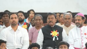 रांची महाधर्मप्रांत के सहायक बिशप थिओडोर, विशिष्ट अतिथि बंधु तिर्की  शामिल