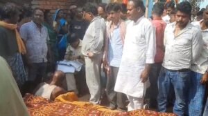 ट्रेक्टर और ट्रेन की टक्कर