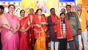 मुख्यमंत्री ने किया आरआर स्पोर्टिंग क्लब,रातू रोड और पंच मंदिर पूजा पंडाल का अनावरण