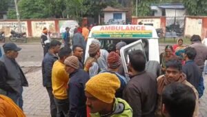 स्कूल वैन और बस ने सीधी टक्कर