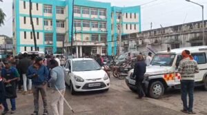 स्कूल वैन और बस ने सीधी टक्कर