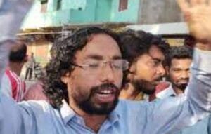 देवेन्द्र नाथ महतो की मुख्यमंत्री से गुहार 2 22Scope News  झारखण्ड स्टेट स्टूडेंट्स यूनियन का प्रतिनिधिमंडल ने मुख्यमंत्री चंपई सोरेन से जेएसएससी सीजीएल पेपर लीक के खिलाफ चरणबद्ध आंदोलन के अगुआ देवेन्द्र नाथ महतो का जेएसएससी पेपर लीक गिरोह से खतरा को देखते हुए लिखित आवेदन देकर सुरक्षा का मांग किया है।