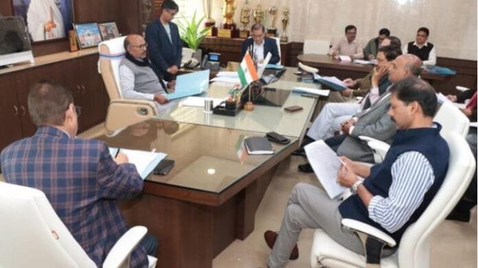 1935 में से 1255 सवालों के जवाब क्यों नहीं दे पाये अधिकारी