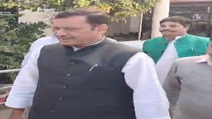 Akhilesh Singh Congress अखिलेश ने कहा- पाला बदलने वाले कांग्रेस विधायकों की सदस्यता स्वतः होगी रद्द