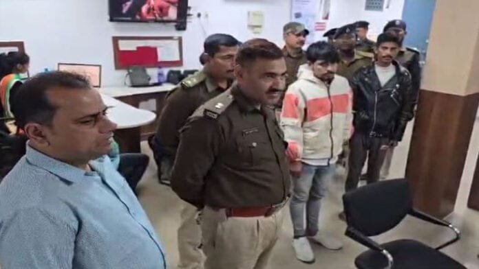 एक्सिस बैंक लूटकांड : 2 मुख्य आरोपी गिरफ्तार