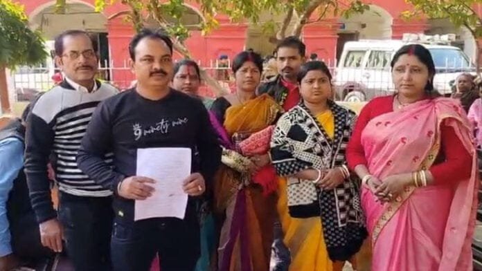 Bhagalpur SP अपनी फरियाद लेकर बांग्लादेशी शरणार्थी पहुंचे SSP कार्यालय