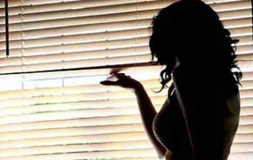 हनी ट्रैप (Honey Trap) में फंसा पुलिस इंस्पेक्टर