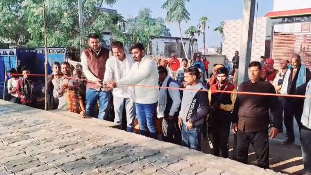 जिप सदस्य ने बनवाए चबूतरे, ग्रामीणों में खुशी