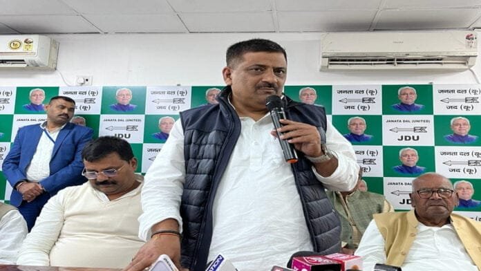 राज्यसभा से नवनिर्वाचित होने के बाद प्रदेश कार्यालय पहुंचे सांसद संजय झा