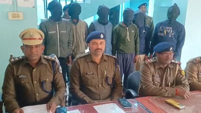 लक्की ड्रॉ का प्रलोभन देकर साइबर अपराधी करते थे ठगी, 6 अपराधी गिरफ्तार