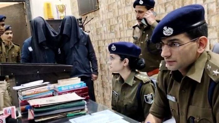 कुख्यात अपराधी का बेटा अपने सहयोगी के साथ गिरफ्तार