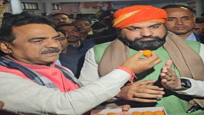 नरसिम्हा राव, चौधरी चरण सिंह, स्वामीनाथन को भारत रत्न दिए जाने की घोषणा पर भाजपा किसान मोर्चा ने बांटी मिठाई