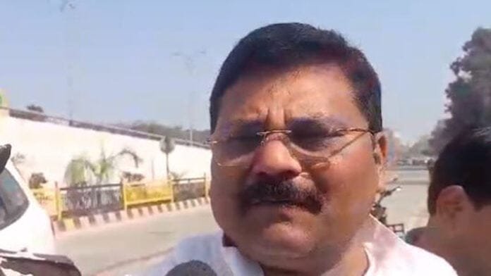 दिल्ली से पटना लौटे उमेश कुशवाहा, कहा- बहुमत साबित करेंगे नीतीश कुमार