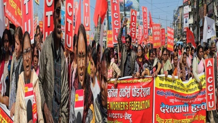 ग्रामीण भारत बंद को लेकर सैकड़ों की संख्या में पहुंचे लोग, किया प्रदर्शन