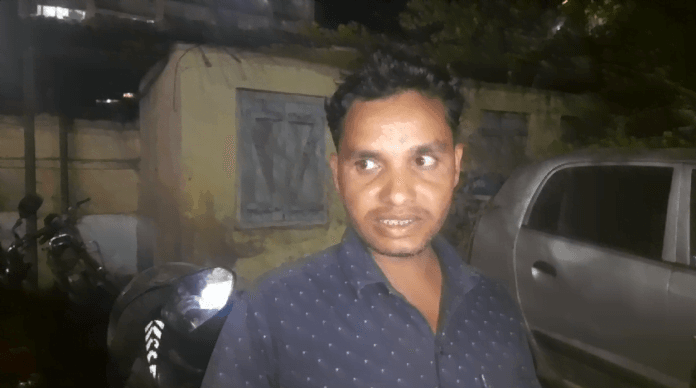 चोर रुपये से भरा थैला लेकर भागे चोर