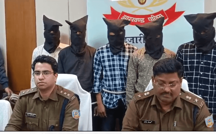 डकैती रंगे हाथ दबोचे गए नशे के सौदागर