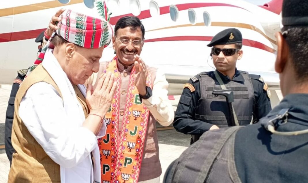 राजनाथ सिंह झारखंड दौरे पर पहुंचे