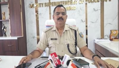 होली एवं चुनाव के मद्देनजर अवैध शराब के खिलाफ धनबाद पुलिस का अभियान,भारी मात्रा में अवैध शराब जब्त,दो गिरफ्तार