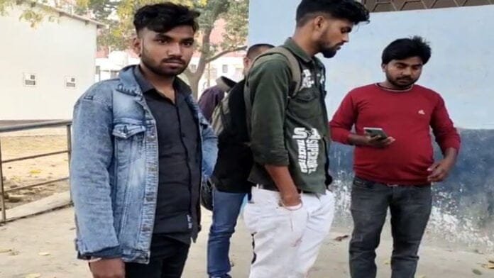 बेलगाम पिकअप ने पिता-पुत्र कौ रौंदा, प्रभारी प्रिंसिपल की मौत