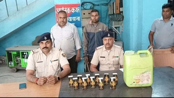 देशी चुलाई शराब सहित 2 धंधेबाज गिरफ्तार