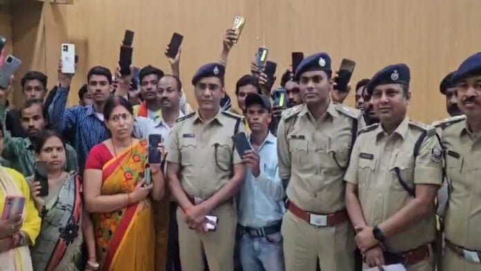 मिशन मुस्कान से लोगों के चेहरे पर दिखीं खुशी