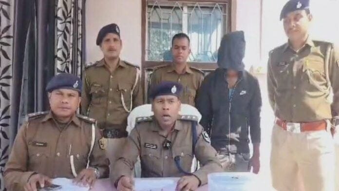 अवैध हथियार के साथ एक अपराधी गिरफ्तार