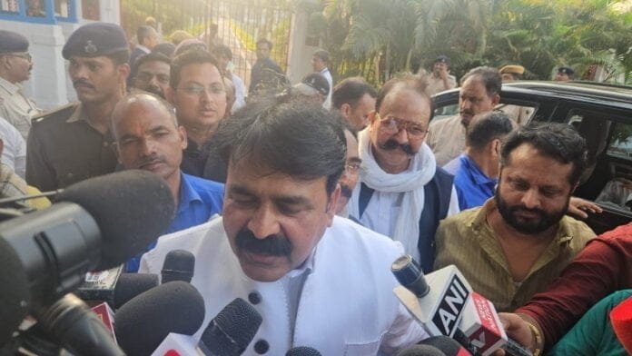 Breaking : राजभवन पहुंचे जमा खान