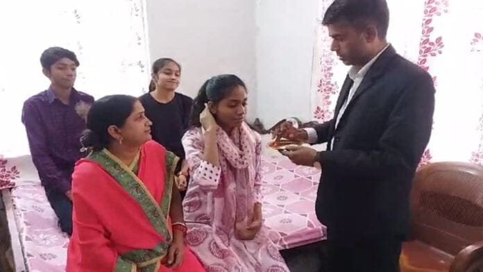 कला संकाय में टेहटा हाई स्कूल की छात्रा शीतल बनी जिला टॉपर