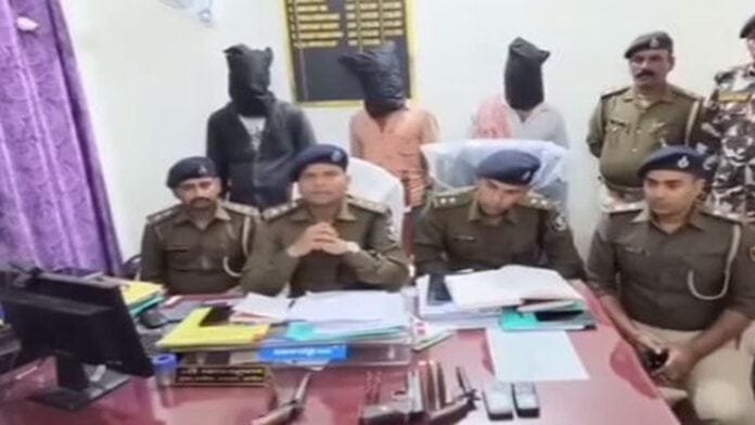 देशी कट्टा के साथ इनामी अपराधी गिरफ्तार