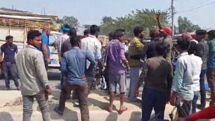 वाहन रिकवरी एजेंटों की गुंडागर्दी, बीच सड़क पर चालक के साथ मारपीट