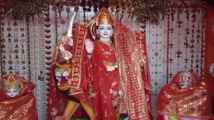 Mandir Chori Gaya मंदिर में भीषण चोरी, मां दुर्गा की प्रतिमा से सोने के आभूषण ले भागे चोर