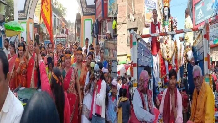 शहर से शिव मंदिरों से निकली बारात, जमकर झूमे श्रद्धालु