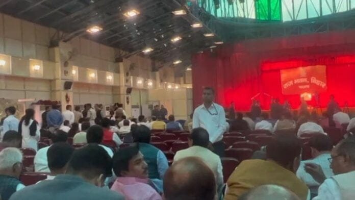 राजभवन Live : थोड़ी देर में शुरू होगा शपथ ग्रहण समारोह