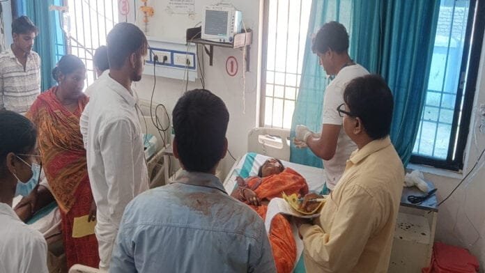 श्रद्धालुओं से भरी पिकअप वैन पलटी, 4 महिला की मौत, 7 घायल