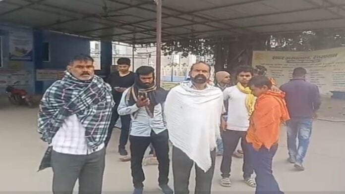 घर से लड़की का शव बरामद