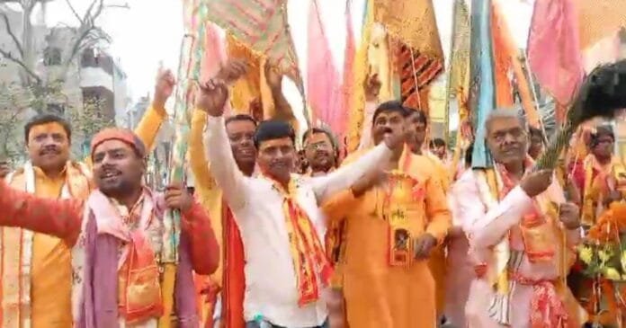 bhagalpur yatra होली को लेकर भागलपुर में निकाली गई खाटू श्याम निशान यात्रा, भक्ति रंग में सराबोर दिखे श्रद्धालु