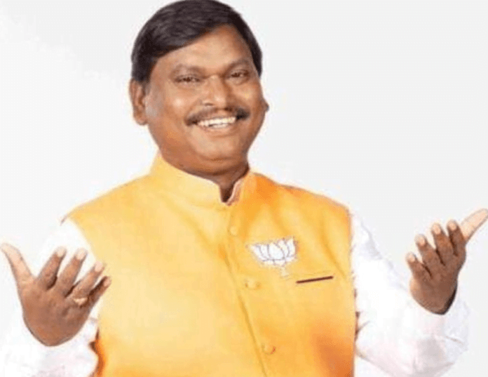 मंत्री अर्जुन मुंडा