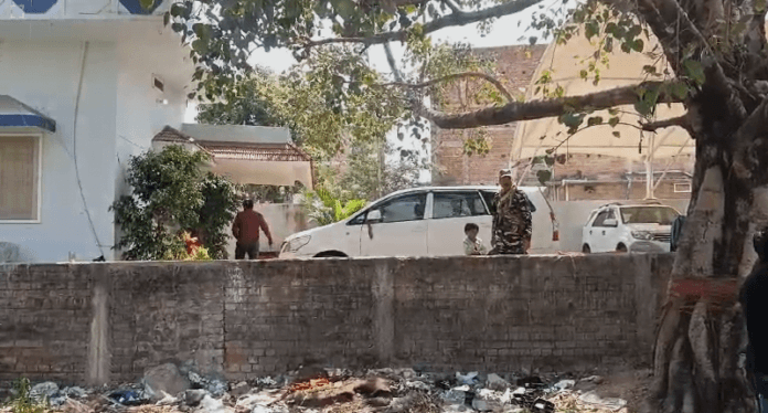 28 घंटे से विधायक के घर पर ईडी की रेड जारी....