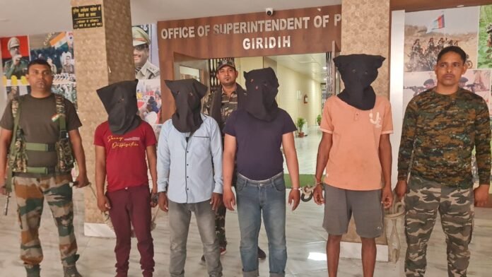 डकैती घर में बंधक बनाकर डकैती, उसके बाद हुआ ये.....