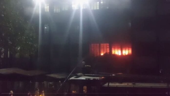 धनबाद अस्पताल धनबाद के SNMMCH में लगी भीषण आग