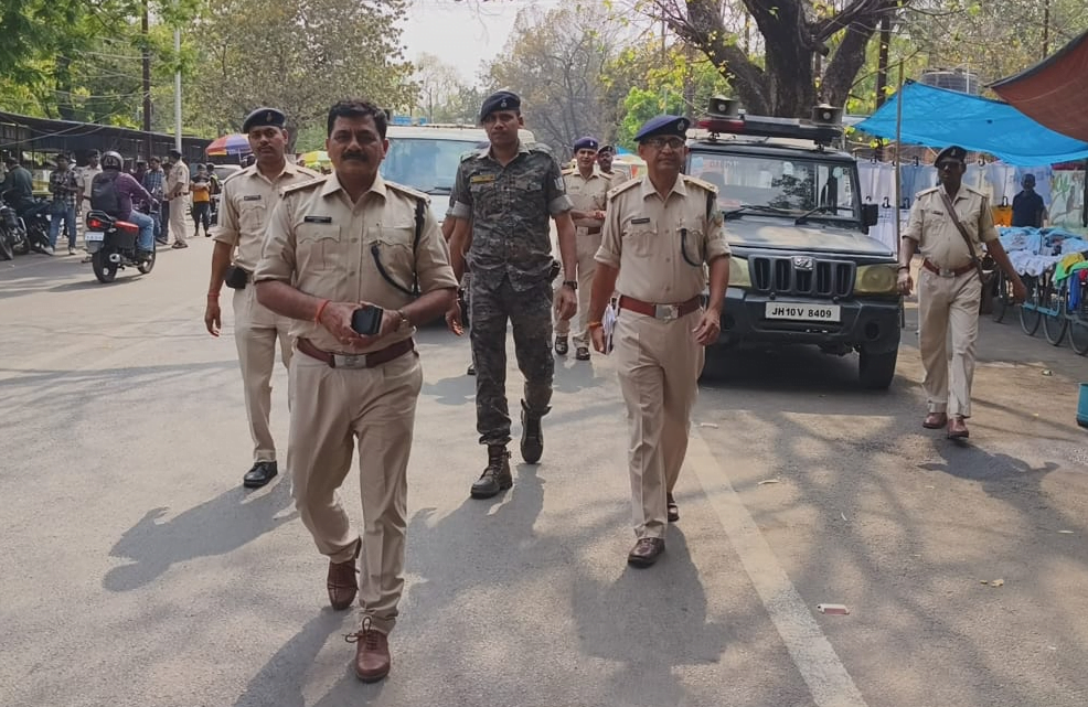 धनबाद में वाहन चालको को डीएसपी की चेतावनी, अगर नहीं चेते तो.....