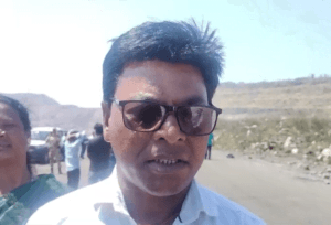 बाघमारा में किस मांग को लेकर धरने पर बैठे हैं लोग.... 2 22Scope News धरना 2 22Scope News