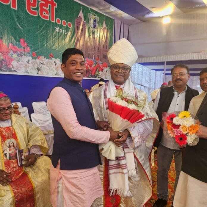 रांची के नवनियुक्त महाधर्माध्यक्ष को विधायक भूषण बाड़ा ने दी बधाई