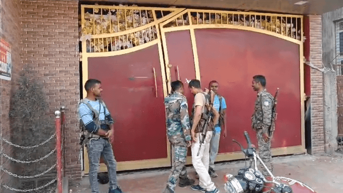 Hazaribagh में 200 छात्र होटल में बंद, अब आगे क्या.....