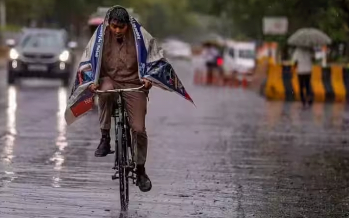 आज तेज हवाओं के साथ बारिश होने के संकेत !