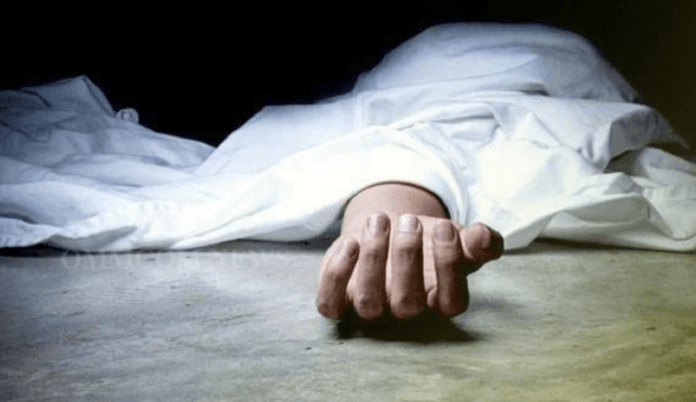 धनबाद में शव के साथ 4 दिन से घर में बंद युवक, आगे जो हुआ सुनकर दंग रह जाएंगे आप.....