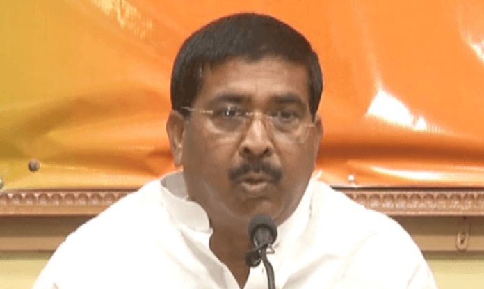 अंबा प्रसाद और उनके परिवार को लेकर ये क्या बोल गए आदित्य साहू