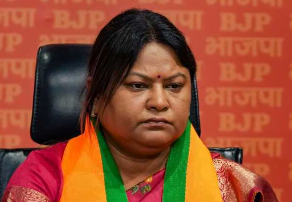 बीजेपी में शामिल होने के बाद पहली बार रांची पहुंची सीता सोरेन....