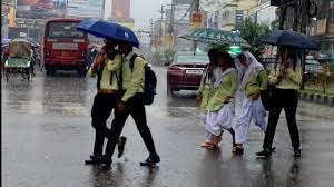 इस मामले में पुरे राज्य में अलर्ट जारी किया गया है. मौसम में बदलाव के कारण अधिकतम तापमान में तीन से चार डिग्री की कमी आ सकती है.